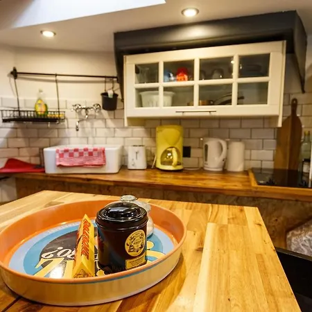 Peniche De Charme Avec Jacuzzi Sur Canal Du Midi Toulouse