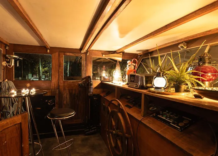 Peniche De Charme Avec Jacuzzi Sur Canal Du Midi ספינת מלון טולוז