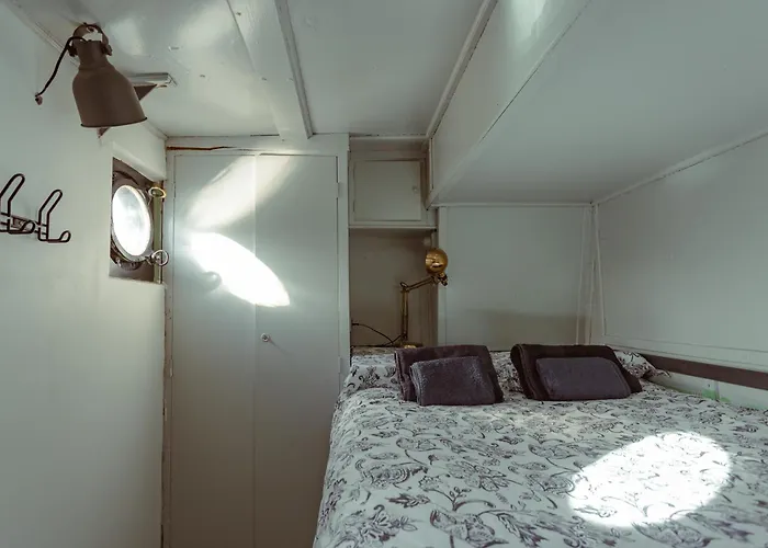 ספינת מלון Peniche De Charme Avec Jacuzzi Sur Canal Du Midi *