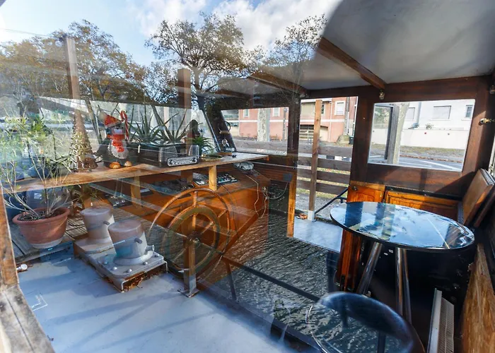 Peniche De Charme Avec Jacuzzi Sur Canal Du Midi ספינת מלון