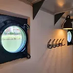 Péniche De Charme Avec Jacuzzi Sur Canal Du Midi