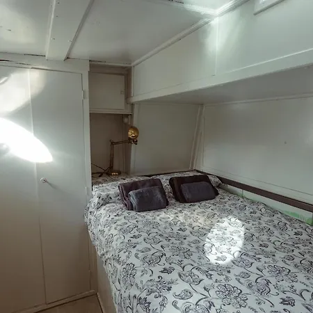 Bateau-hôtel Péniche De Charme Avec Jacuzzi Sur Canal Du Midi *