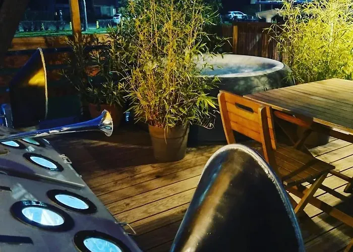 Peniche De Charme Avec Jacuzzi Sur Canal Du Midi Tekne *