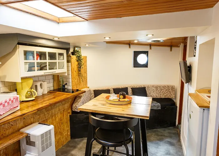 Peniche De Charme Avec Jacuzzi Sur Canal Du Midi Tekne Toulouse