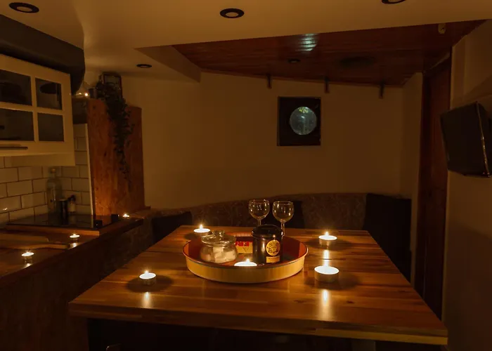 Peniche De Charme Avec Jacuzzi Sur Canal Du Midi Toulouse