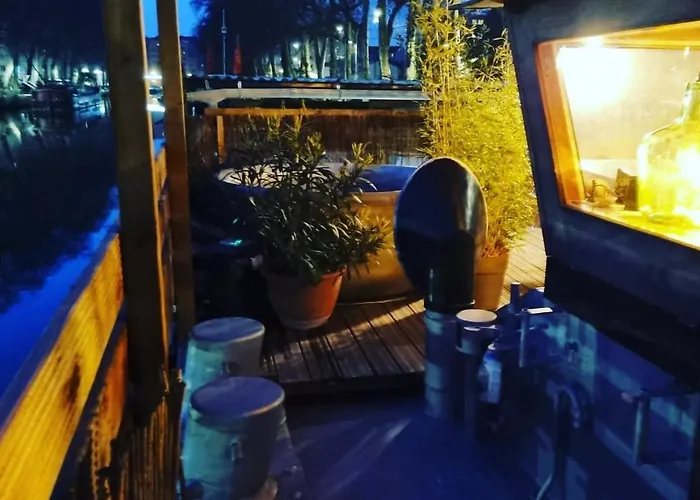 Πλωτό κατάλυμα Peniche De Charme Avec Jacuzzi Sur Canal Du Midi *