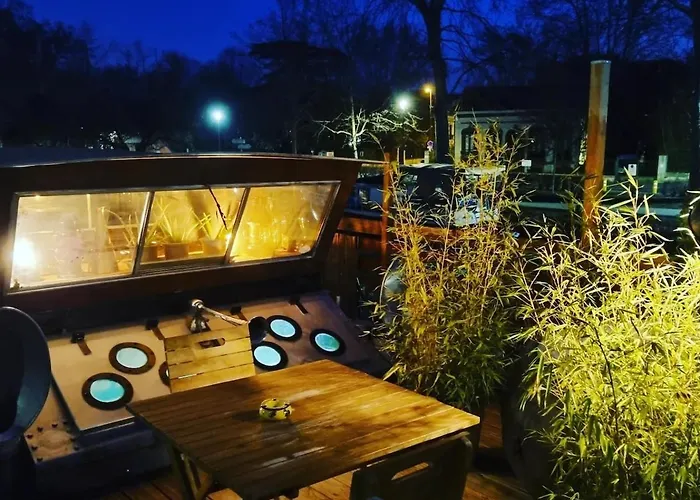Peniche De Charme Avec Jacuzzi Sur Canal Du Midi Tekne
