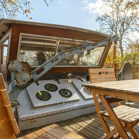 Peniche De Charme Avec Jacuzzi Sur Canal Du Midi