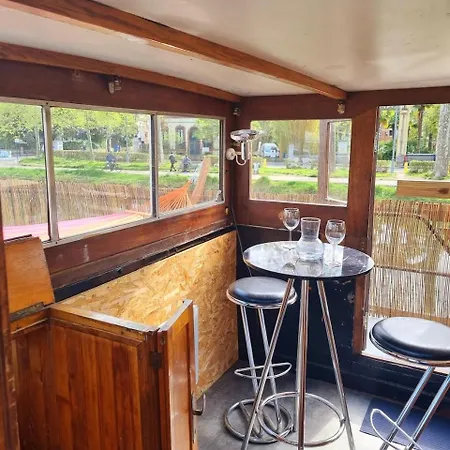 Peniche De Charme Avec Jacuzzi Sur Canal Du Midi Ботель *