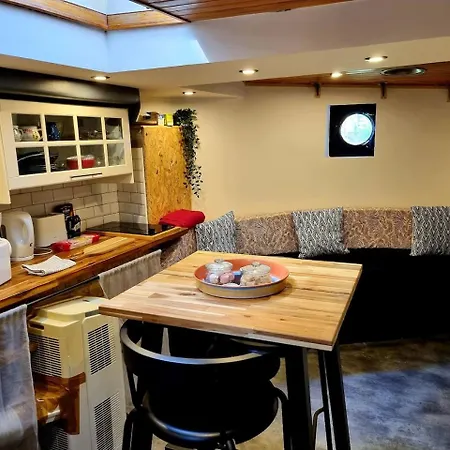 Peniche De Charme Avec Jacuzzi Sur Canal Du Midi Botel Toulouse