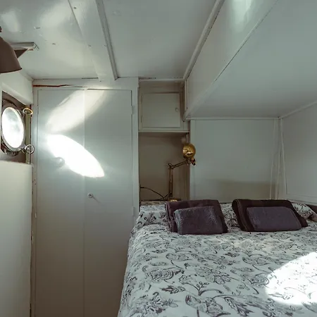 Botel Peniche De Charme Avec Jacuzzi Sur Canal Du Midi *